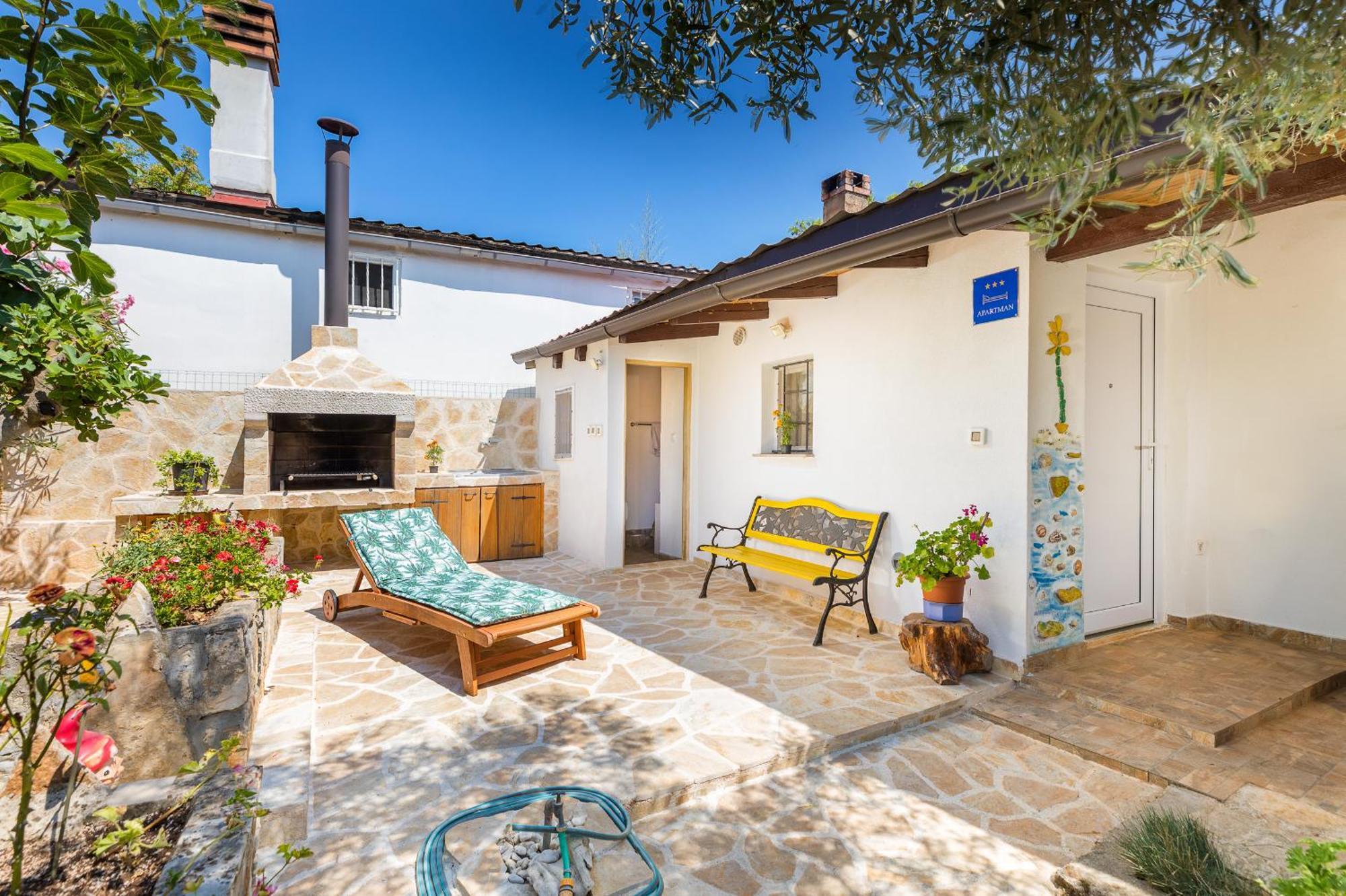 Casa De Flores, Ace Location - 100M From Bodinka Beach , Free Parking, Nature'S Heaven Peroj Exterior photo
