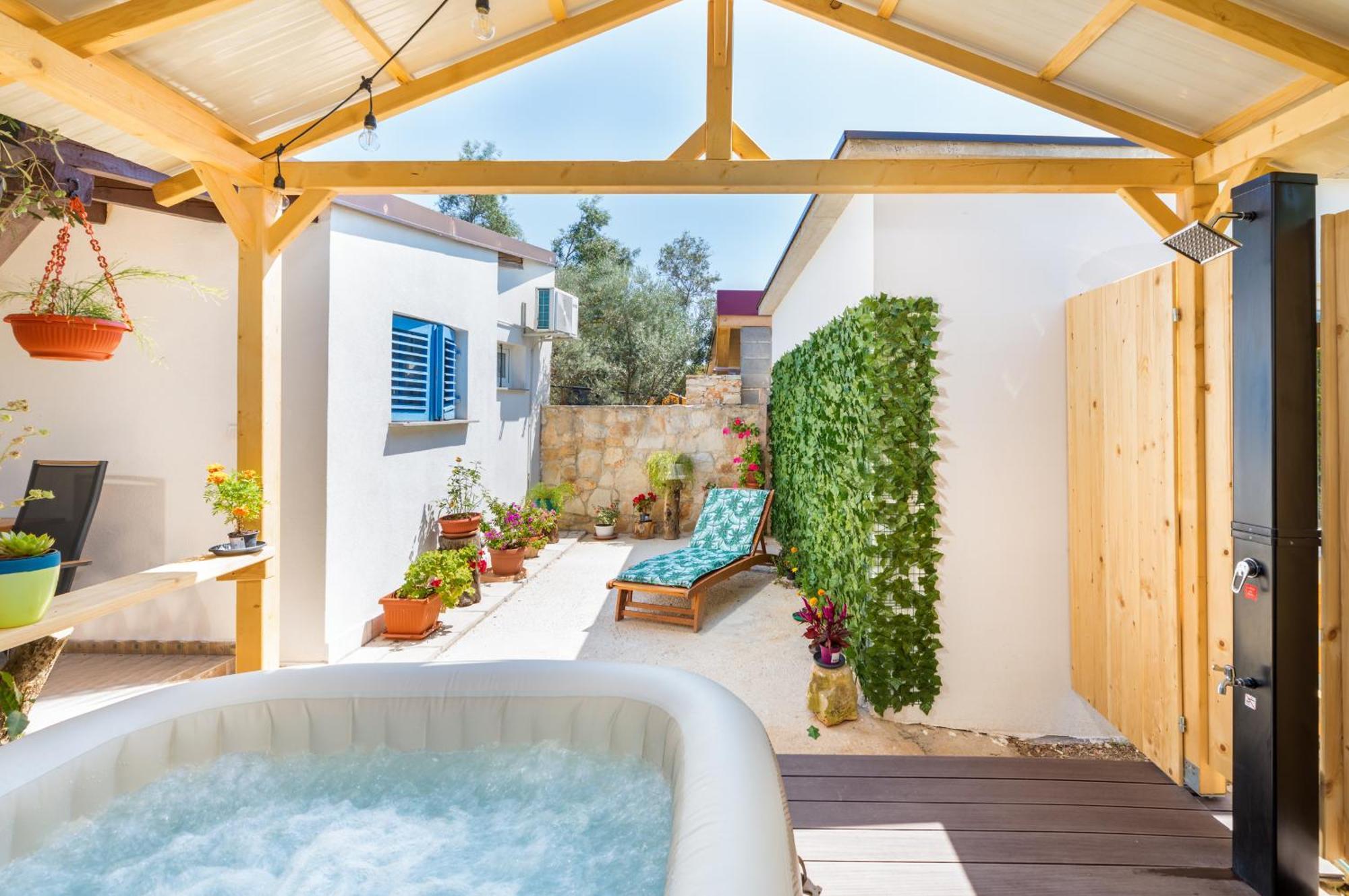 Casa De Flores, Ace Location - 100M From Bodinka Beach , Free Parking, Nature'S Heaven Peroj Exterior photo